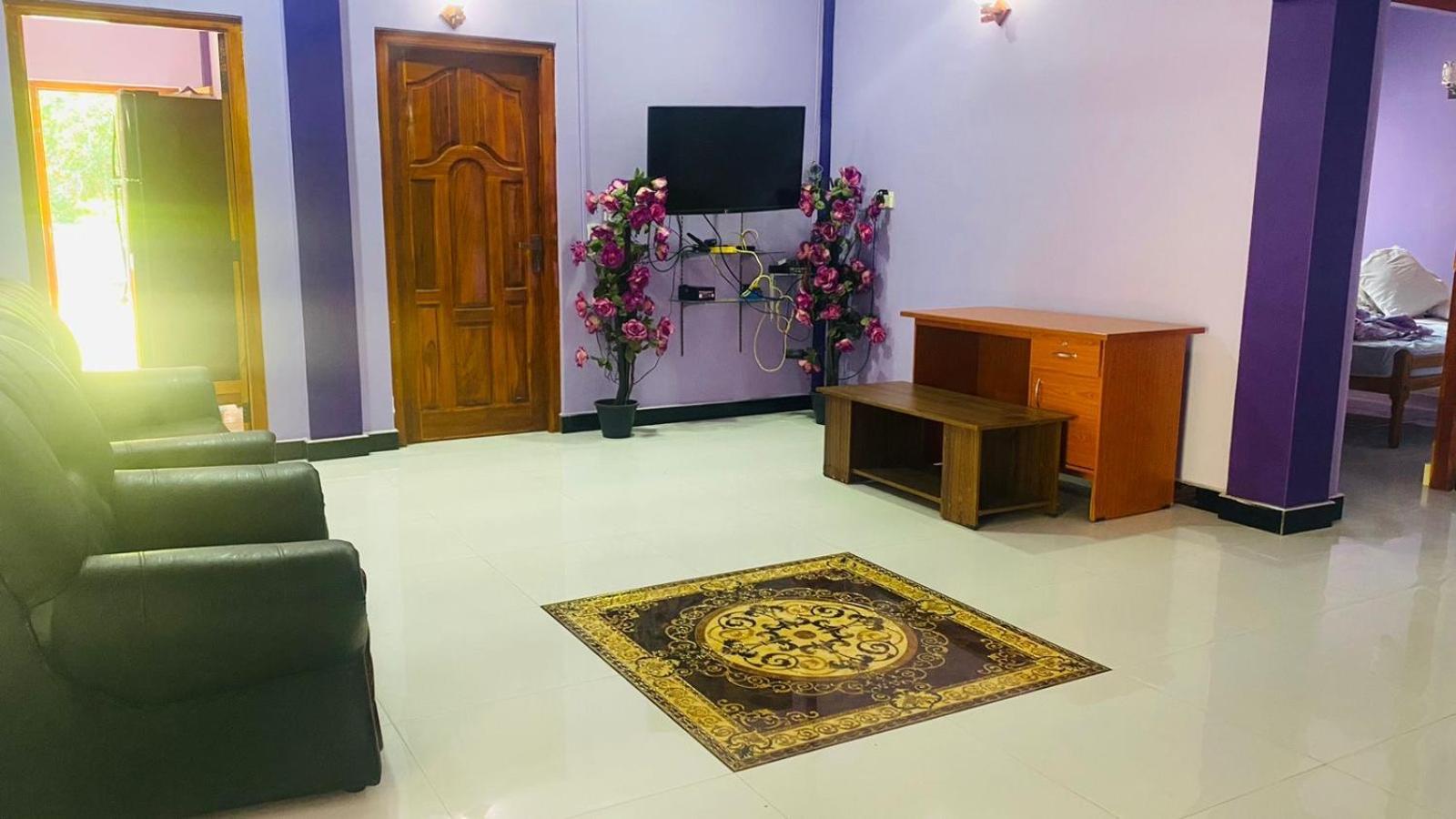 Snp Star Guest House Trincomalee Bagian luar foto