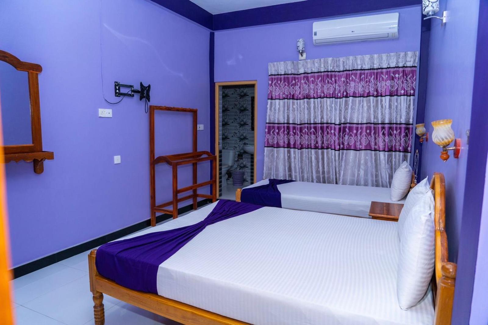 Snp Star Guest House Trincomalee Bagian luar foto