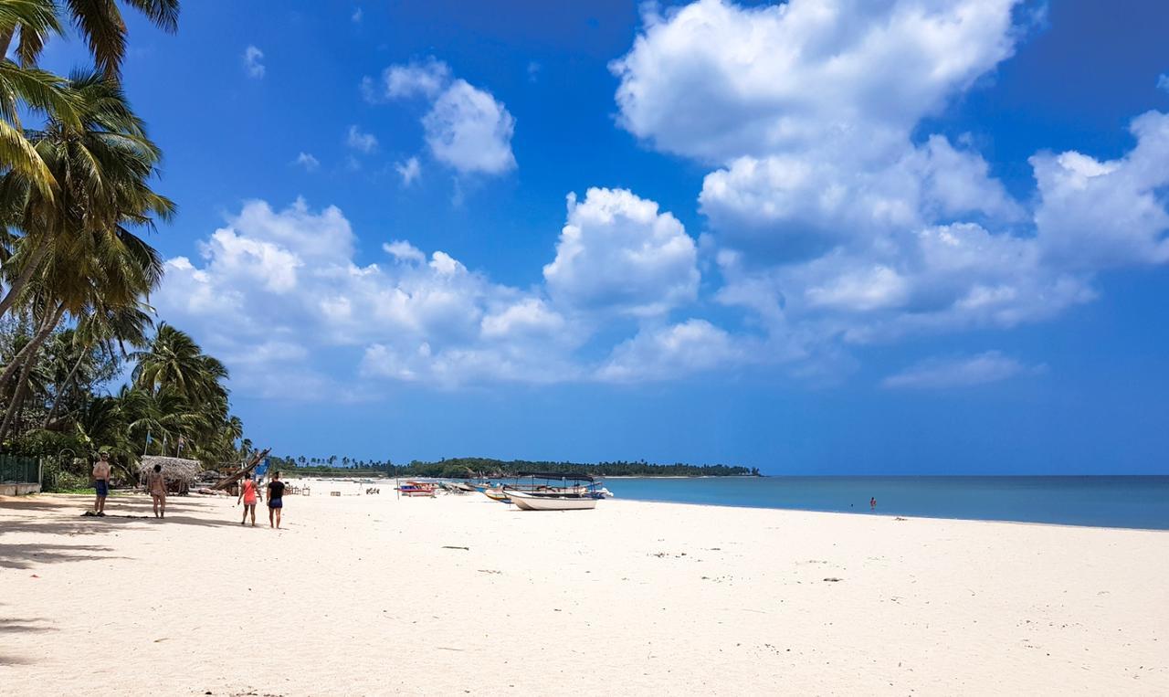 Snp Star Guest House Trincomalee Bagian luar foto